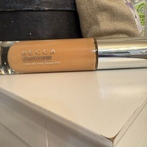 BECCA Ultimate Coverage Foundation SHADE: CASSAVA